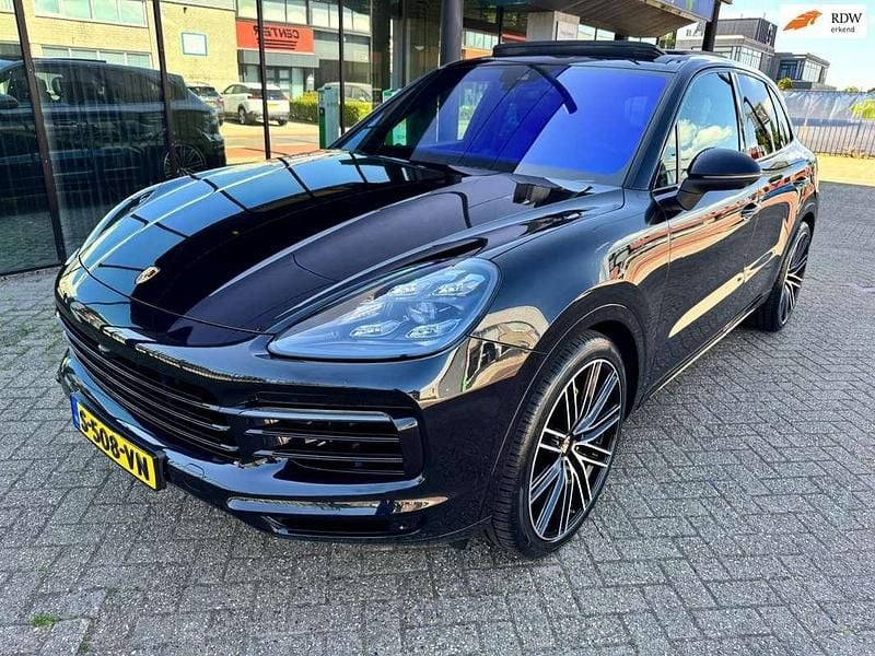Zwart Occasion 2019 Porsche Cayenne Chrono SUV | € 54.550 (Super prijs) - Afbeelding 1/4