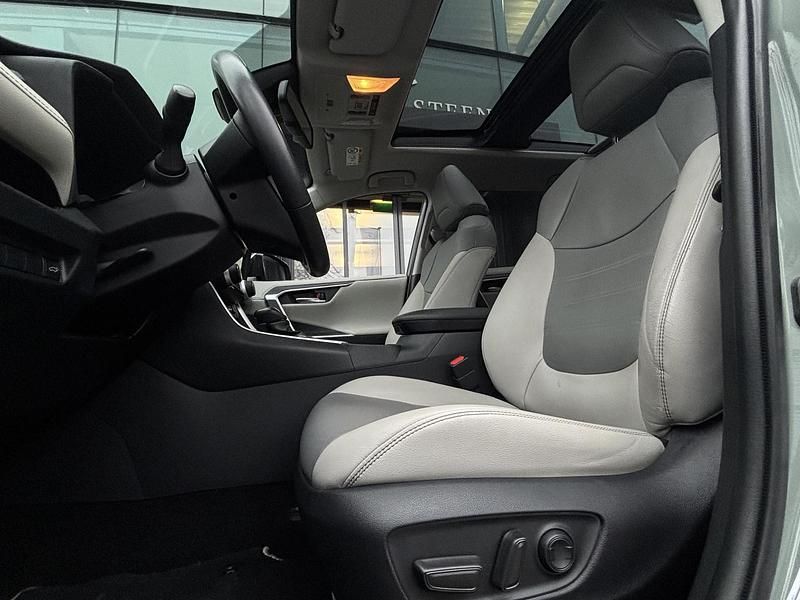 Occasion Toyota RAV4 Hybrid Style 222 PK (163 kW) 2019 Grijs SUV