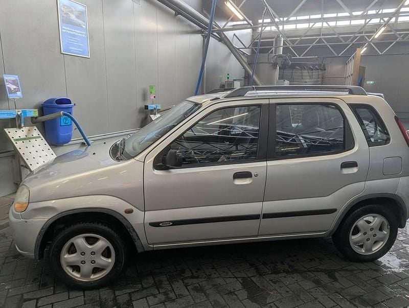 Zilver Gebruikt 2002 Suzuki Ignis Stationwagen | € 1.750 (Iets duurder) - Afbeelding 1/4