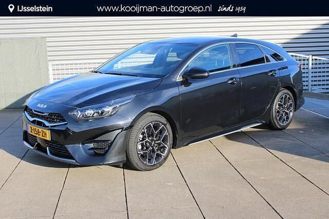 Black pearl m Gebruikt 2024 Kia ProCeed GT-Line Hatchback | € 33.900 (Eerlijke prijs) - Afbeelding 1/4