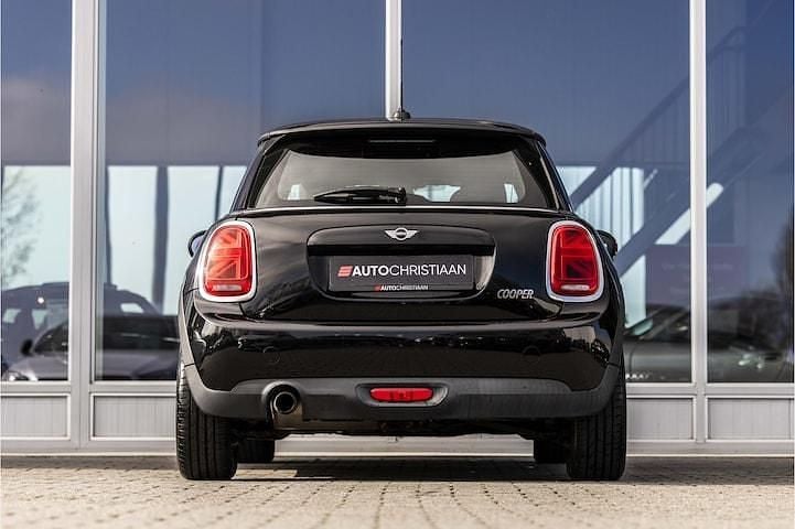 Occasion Mini Cooper Business 2018 Zwart (metallic) Hatchback