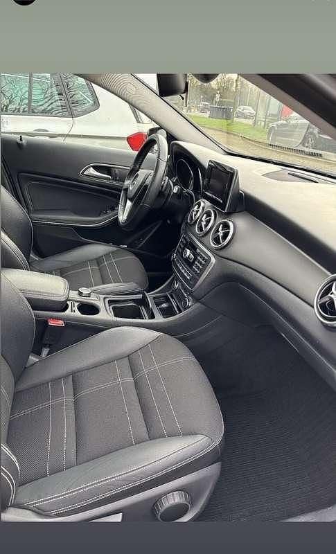 Grijs Gebruikt 2015 Mercedes GLA200 Ambition SUV | € 19.750 (Duur) - Afbeelding 1/4