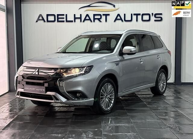 Zilver Gebruikt 2020 Mitsubishi Outlander SUV | € 22.950 (Goede deal) - Afbeelding 1/4