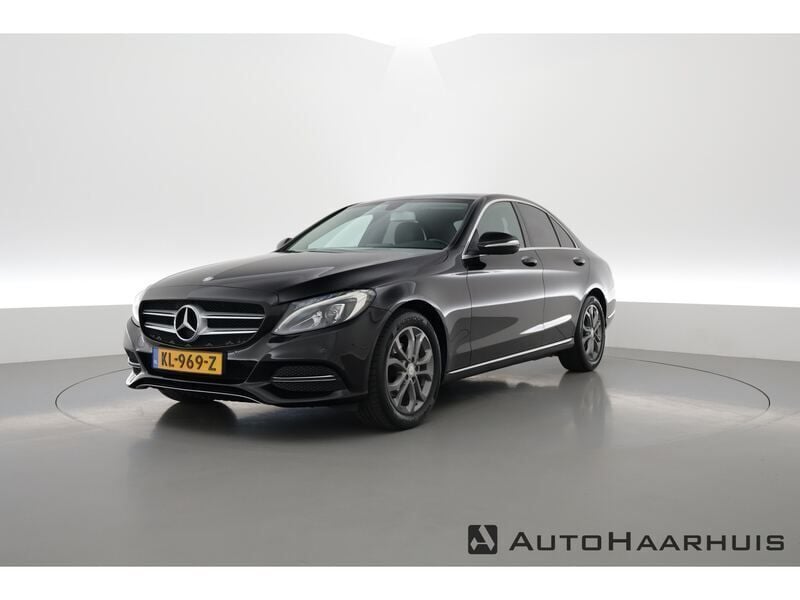 Zwart Gebruikt 2015 Mercedes C180 Ambition Sedan | € 20.800 (Eerlijke prijs) - Afbeelding 1/3