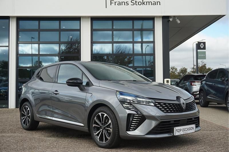 Grijs metallic Gebruikt 2025 Renault Clio V Techno Hatchback | € 23.450 (Duur) - Afbeelding 1/4