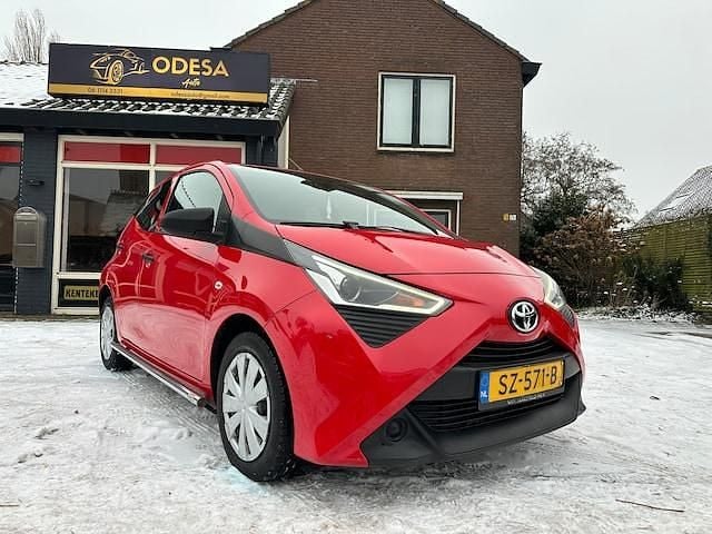Occasion Toyota Aygo 2018 Rood (metallic) Hatchback