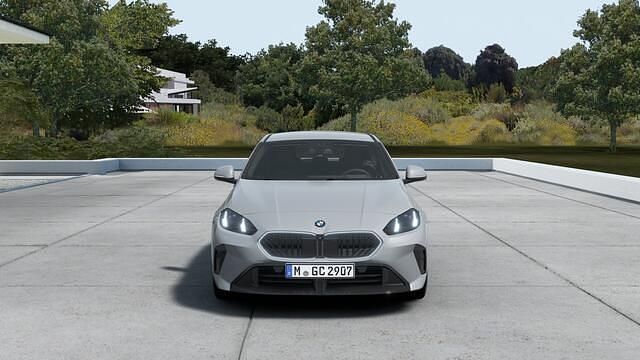 Nieuw BMW 120 Executive 156 PK (114 kW) 2025 Grijs (metallic) Hatchback