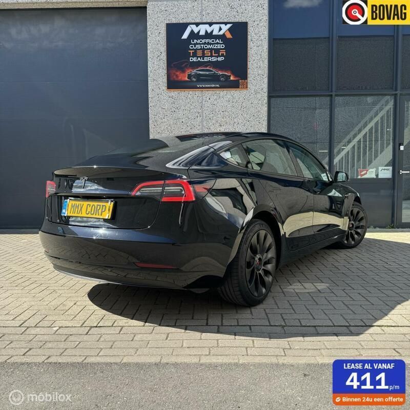 Zwart Gebruikt 2022 Tesla Model 3 Standard Range Plus Sedan | € 31.000 (Eerlijke prijs) - Afbeelding 1/4