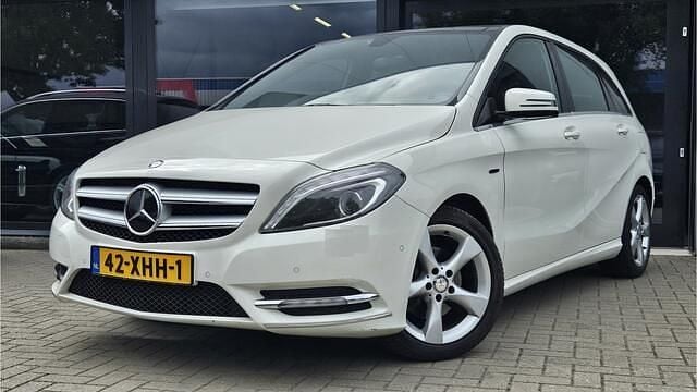 Wit Gebruikt 2012 Mercedes B180 Ambition MPV | € 9.900 (Goede deal) - Afbeelding 1/4
