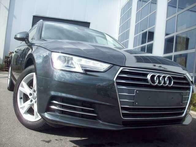 Grijs Gebruikt 2017 Audi A4 Stationwagen | € 17.900 - Afbeelding 1/4