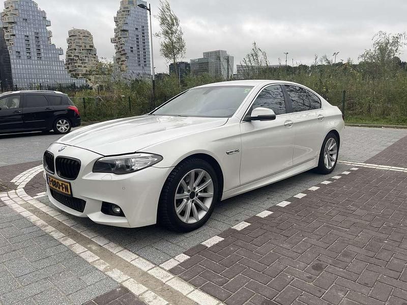 Gebruikt 2017 BMW 520 M Sport Sedan | € 14.900 (Eerlijke prijs) - Afbeelding 1/4
