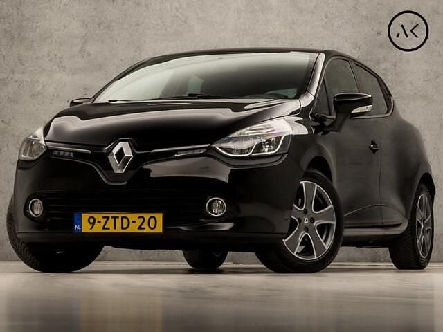 Zwart Gebruikt 2015 Renault Clio IV Night&Day Hatchback | € 8.745 (Eerlijke prijs) - Afbeelding 1/4