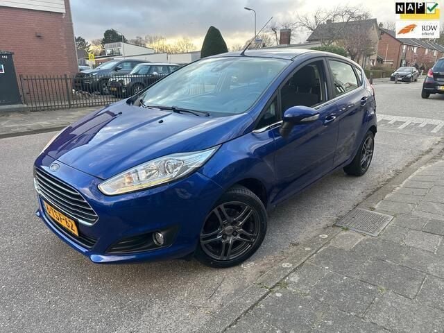 Blauw Gebruikt 2014 Ford Fiesta Titanium Hatchback | € 6.999 (Eerlijke prijs) - Afbeelding 1/4
