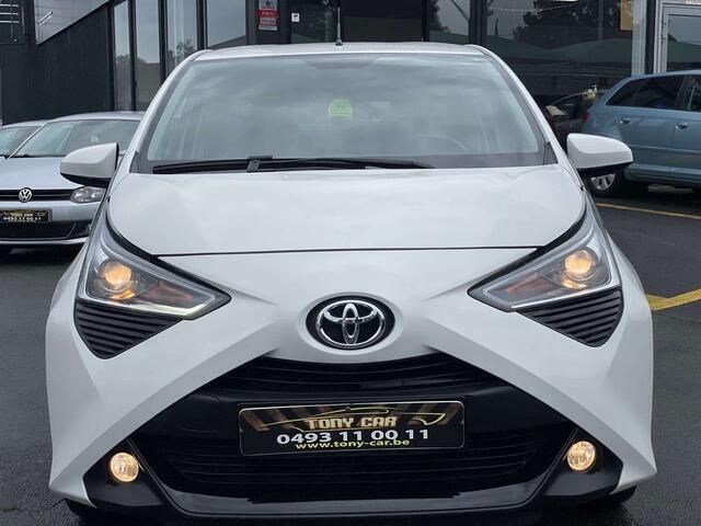 Wit Gebruikt 2020 Toyota Aygo Hatchback | € 12.499 (Iets duurder) - Afbeelding 1/4