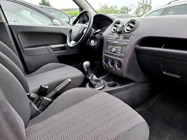 Blauw Gebruikt 2008 Ford Fusion Futura MPV | € 1.650 (Eerlijke prijs) - Afbeelding 1/2