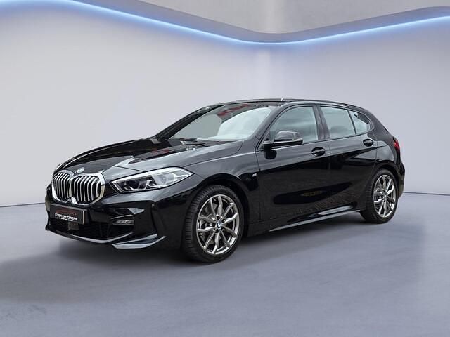 Zwart Gebruikt 2024 BMW 120 M Sport Hatchback | € 38.950 (Iets duurder) - Afbeelding 1/4