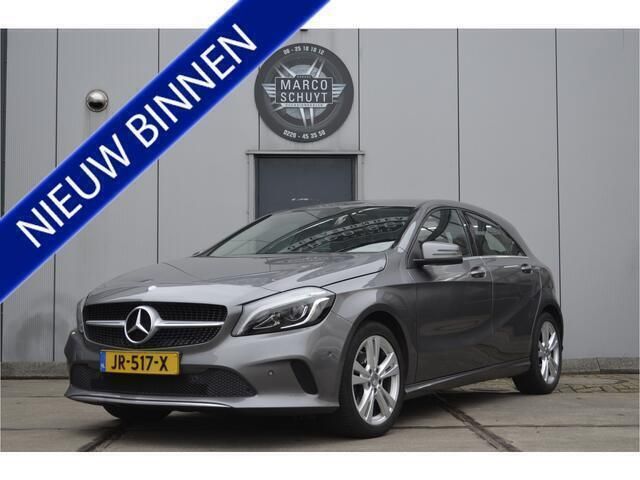 Grijs Gebruikt 2016 Mercedes A180 Ambition Hatchback | € 15.950 (Eerlijke prijs) - Afbeelding 1/4