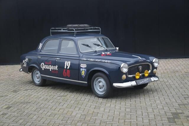 Blauw Gebruikt 1964 Peugeot 403 Sedan | € 14.750 - Afbeelding 1/4