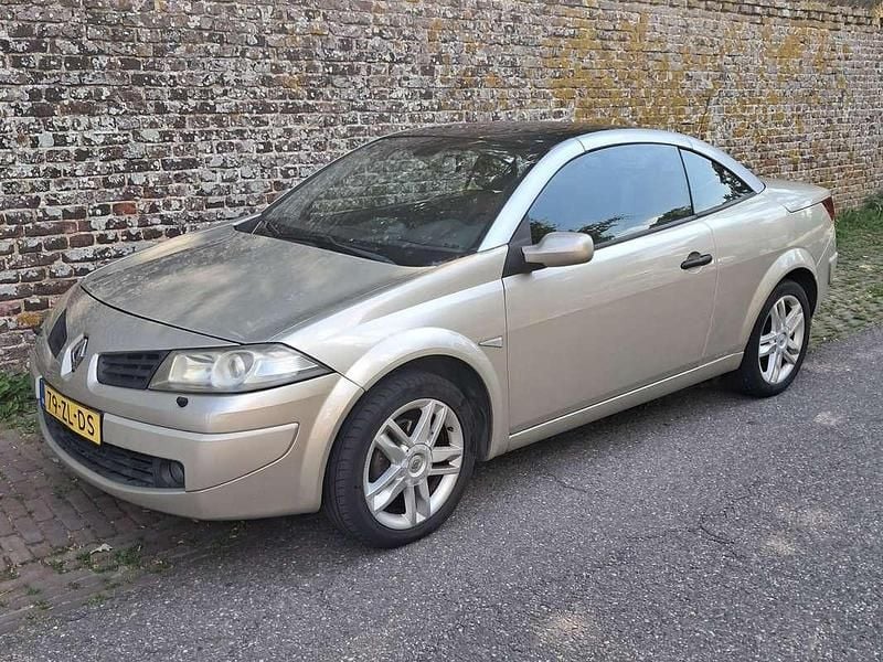 Beige Gebruikt 2008 Renault Mégane Cabriolet Cabriolet | € 2.450 (Goede deal) - Afbeelding 1/4