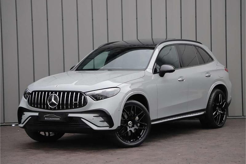 Grijs Occasion 2024 Mercedes GLC300e AMG SUV | € 74.500 (Duur) - Afbeelding 1/4
