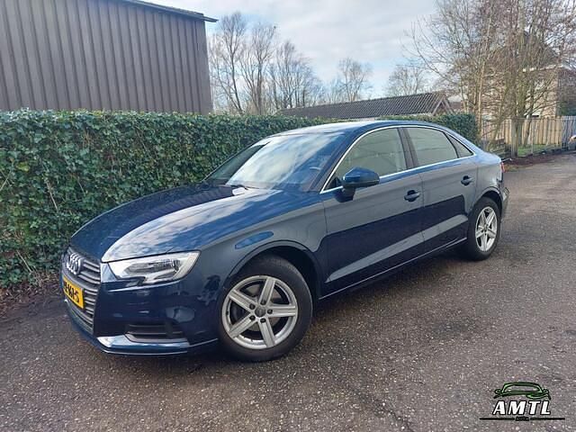 Blauw Gebruikt 2017 Audi A3 Comfort Sedan | € 18.900 - Afbeelding 1/4