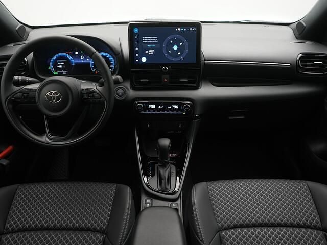 Occasion Toyota Yaris Executive 116 PK (85 kW) 2025 Grijs metallic Hatchback