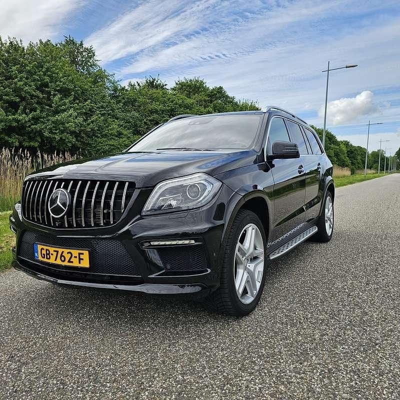 Zwart Gebruikt 2014 Mercedes ML63 AMG AMG SUV | € 48.500 - Afbeelding 1/4