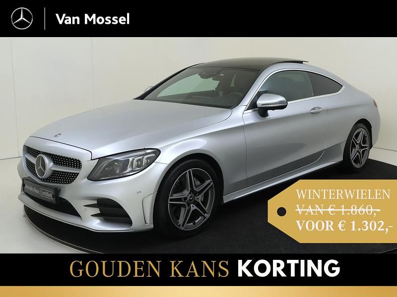 Grijs Gebruikt 2018 Mercedes C200 Premium Plus Coupé | € 28.945 (Eerlijke prijs) - Afbeelding 1/4