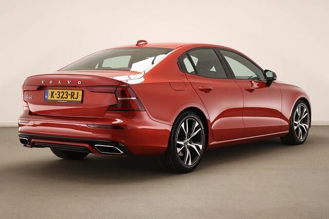 Oranje Gebruikt 2021 Volvo S60 R-Design Sedan | € 28.850 (Goede deal) - Afbeelding 1/4