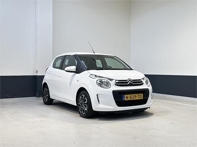 Wit Occasion 2021 Citroën C1 Feel Hatchback | € 8.449 (Eerlijke prijs) - Afbeelding 1/4