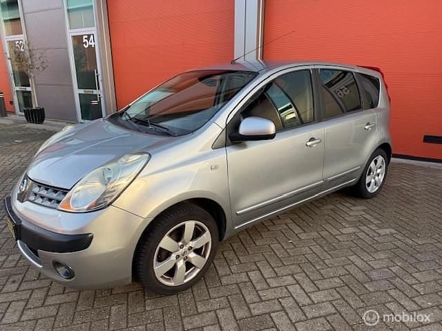 Grijs (metallic) Occasion 2007 Nissan Note MPV | € 1.950 (Goede deal) - Afbeelding 1/4
