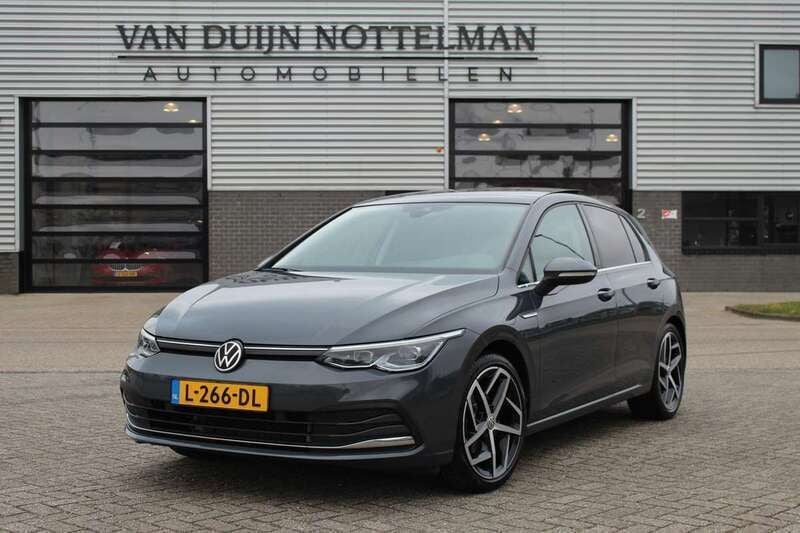 Grijs Gebruikt 2020 VW Golf VIII Style Hatchback | € 26.950 (Iets duurder) - Afbeelding 1/4