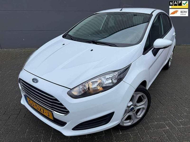 Wit Gebruikt 2015 Ford Fiesta Style Hatchback | € 6.250 (Goede deal) - Afbeelding 1/4