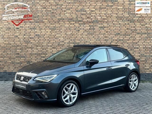Grijs, metallic lak Gebruikt 2018 Seat Ibiza Beats Hatchback | € 13.950 (Eerlijke prijs) - Afbeelding 1/4