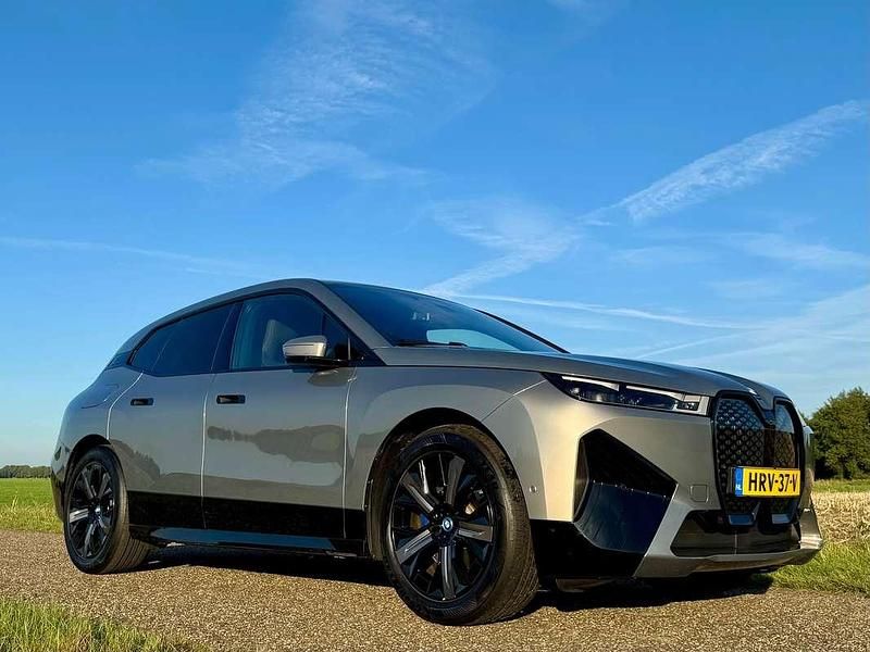 Grijs Gebruikt 2023 BMW iX Executive SUV | € 60.000 (Super prijs) - Afbeelding 1/4