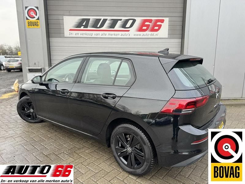 Occasion VW Golf VIII R-line 131 PK (96 kW) 2024 Zwart Hatchback