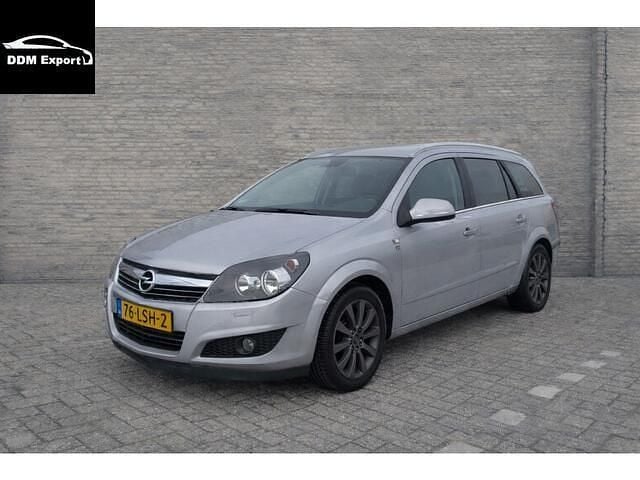 Grijs Occasion 2010 Opel Astra Cosmo Stationwagen | € 2.250 (Goede deal) - Afbeelding 1/4