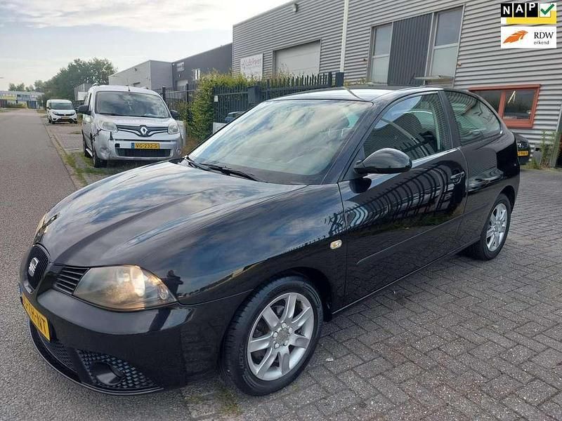 Zwart Gebruikt 2006 Seat Ibiza Hatchback | € 1.750 (Eerlijke prijs) - Afbeelding 1/4