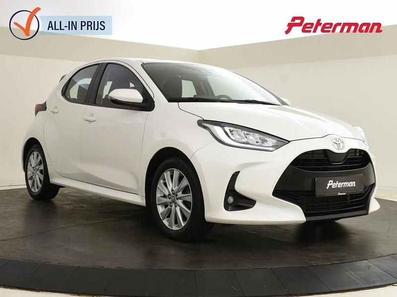 Wit Gebruikt 2022 Toyota Yaris Active Hatchback | € 19.499 (Eerlijke prijs) - Afbeelding 1/4
