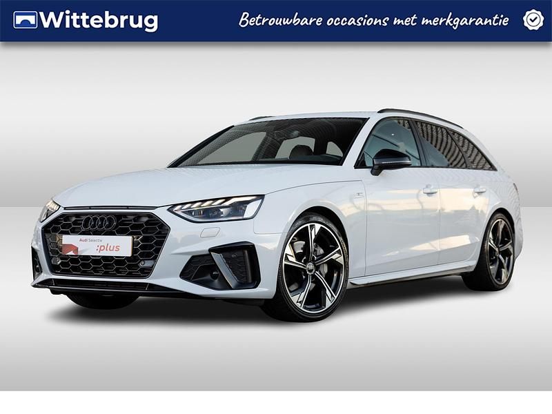 Wit Occasion 2022 Audi A4 S-Line Stationwagen | € 41.950 (Duur) - Afbeelding 1/4