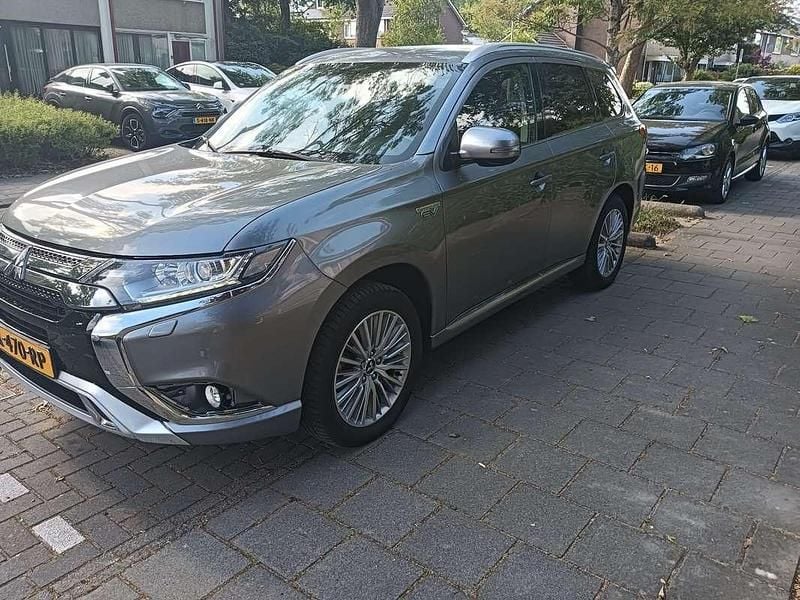 Grijs Gebruikt 2021 Mitsubishi Outlander SUV | € 20.000 (Super prijs) - Afbeelding 1/4