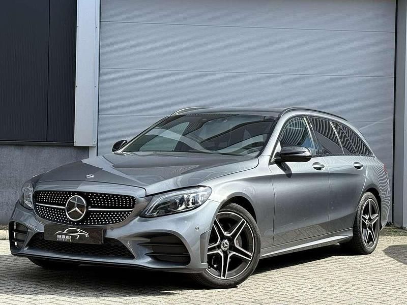 Grijs Occasion 2019 Mercedes C200 Business Stationwagen | € 19.950 (Eerlijke prijs) - Afbeelding 1/4