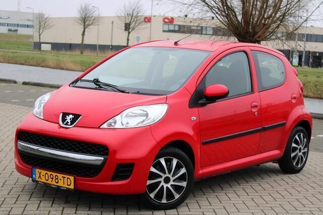 Rood Gebruikt 2009 Peugeot 107 Hatchback | € 3.499 (Eerlijke prijs) - Afbeelding 1/4