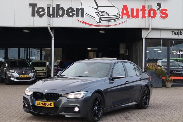 Grijs Gebruikt 2018 BMW 318 Executive Sedan | € 17.985 (Iets duurder) - Afbeelding 1/4