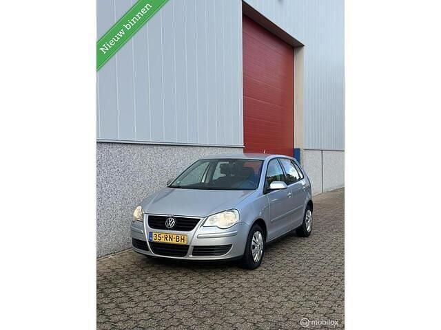 Grijs Gebruikt 2005 VW Polo Sportline Hatchback | € 2.450 (Eerlijke prijs) - Afbeelding 1/4