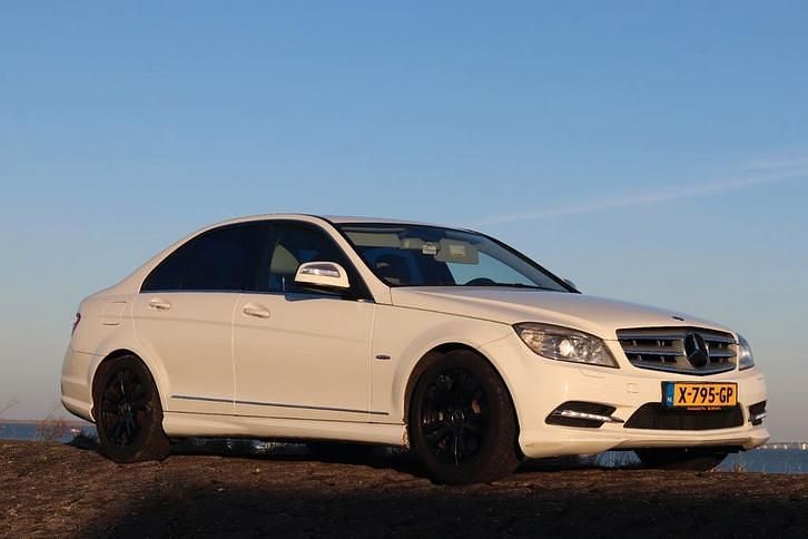 Occasion 2009 Mercedes C200 | € 11.000 - Afbeelding 1/4