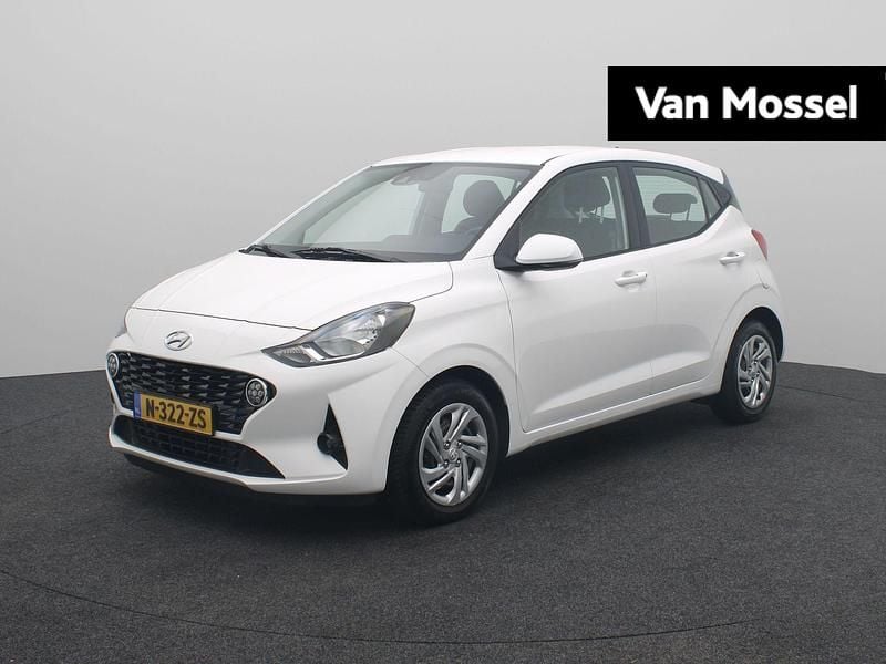 Wit Gebruikt 2022 Hyundai i10 Comfort Hatchback | € 11.940 (Goede deal) - Afbeelding 1/3
