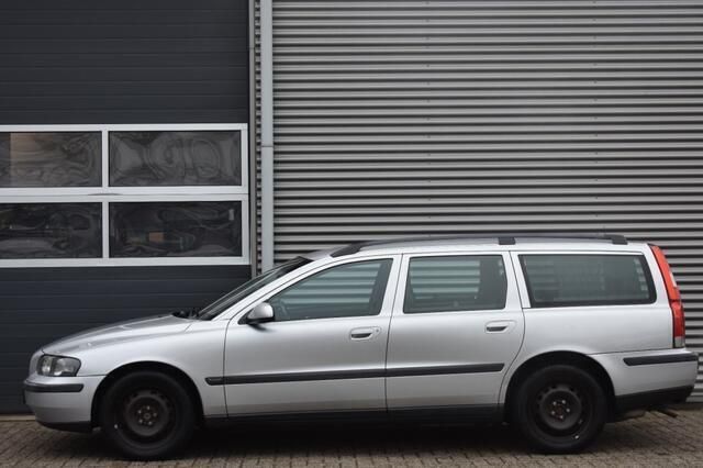 Occasion Volvo V70 140 PK (102 kW) 2002 Grijs Stationwagen
