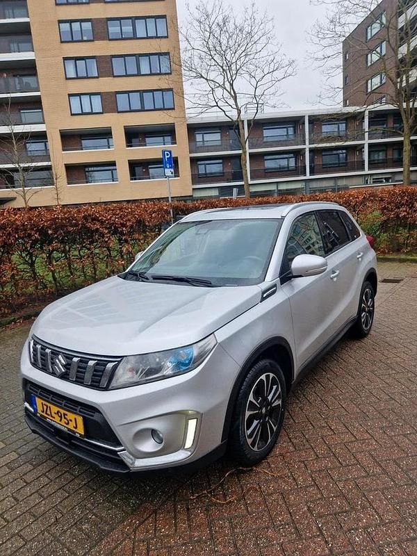 Occasion Suzuki Vitara 111 PK (81 kW) 2019 Grijs SUV