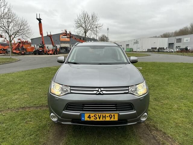 Occasion Mitsubishi Outlander Instyle 121 PK (88 kW) 2013 Grijs SUV